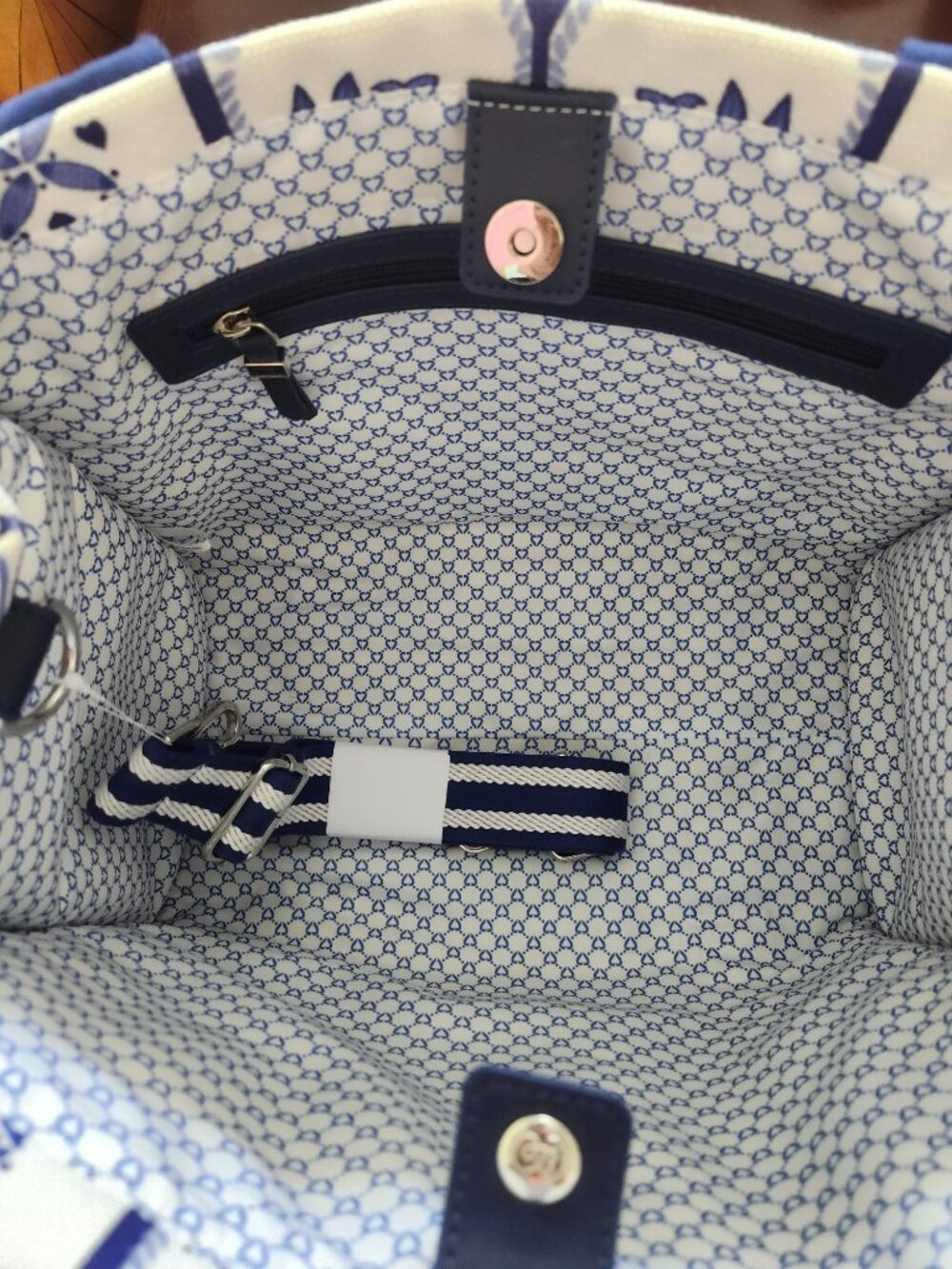 Brighton Lovely Tiles The Carryall Canvas Tote - New - Picture 4 of 4